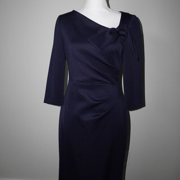 Classic, formal navy blue mother-of-the-bride gown - Picture 2 of 8
